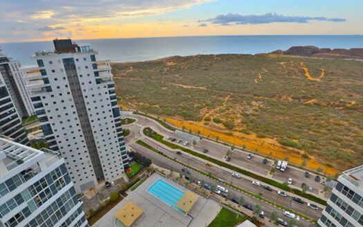 Exceptional Luxury Apartment with Direct Sea Views